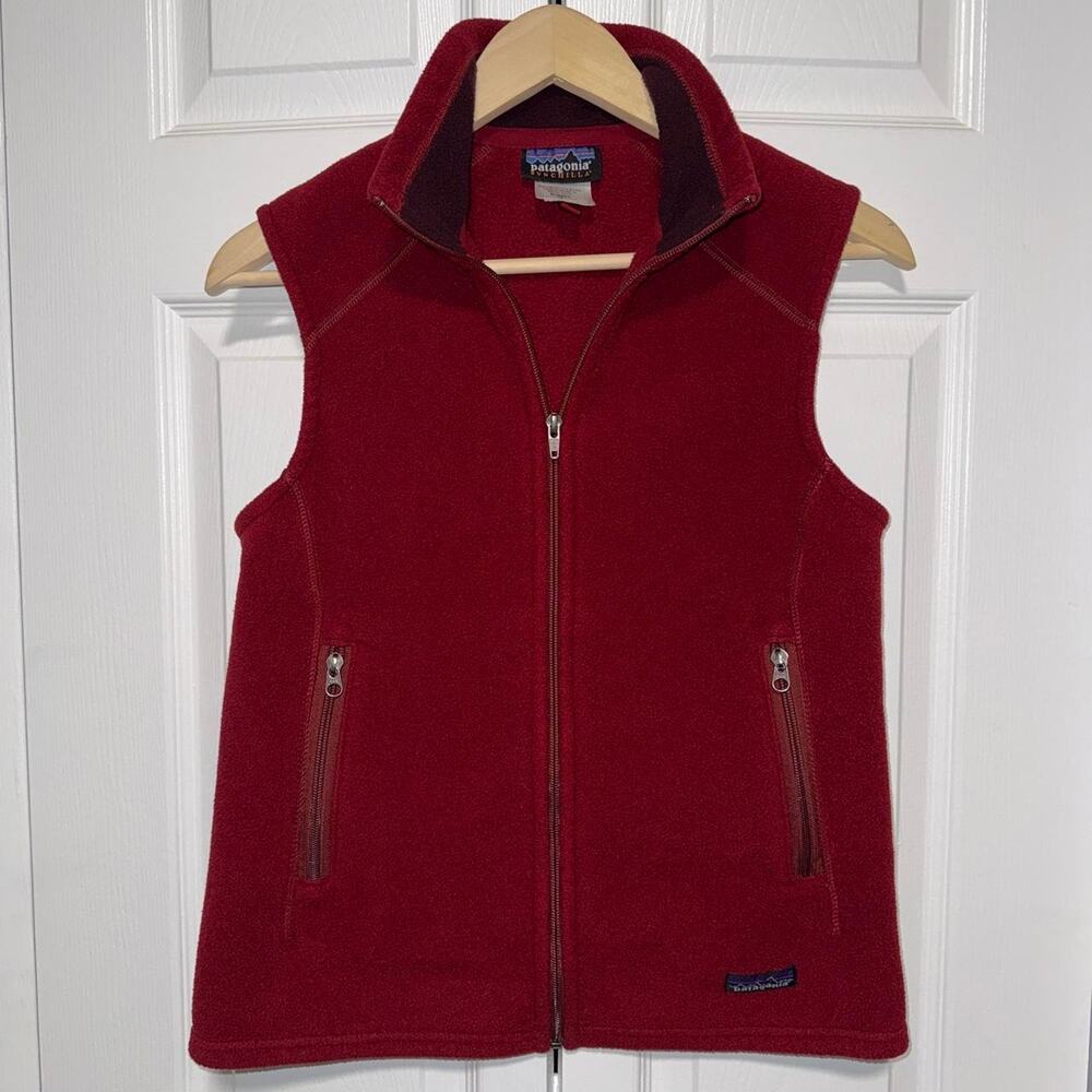 Patagonia 2000s Red Women’s Synchilla Fleece Sweater Vest Size Medium